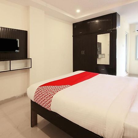 Oyo Sri Vinayaka Grand Hotel Shamshabad Exterior photo