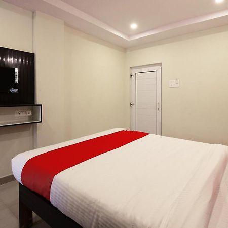 Oyo Sri Vinayaka Grand Hotel Shamshabad Exterior photo