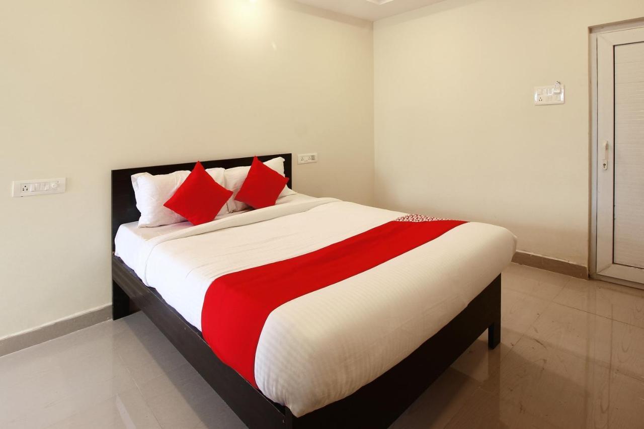 Oyo Sri Vinayaka Grand Hotel Shamshabad Exterior photo